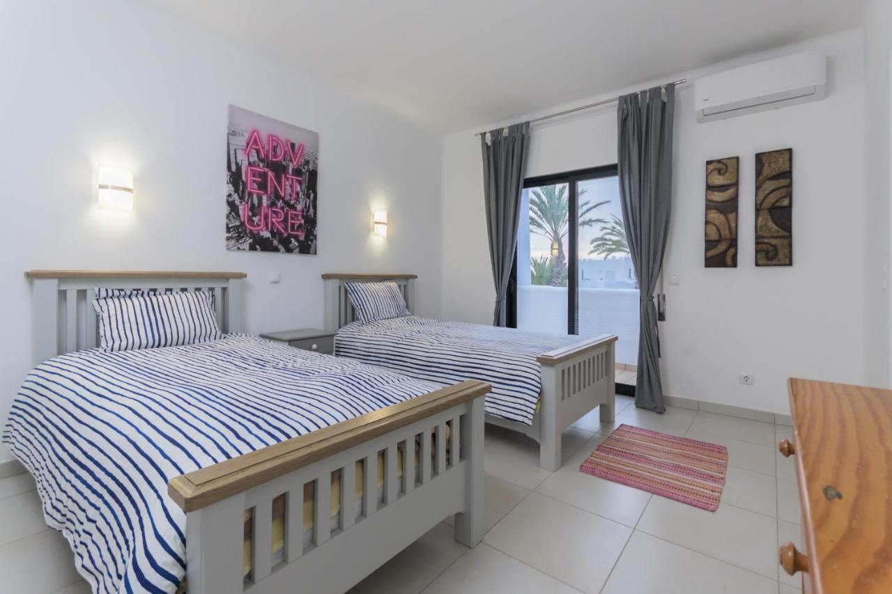 Superb Beach Townhouse At Vila Gaivota Resort Ferragudo (Faro) Exterior photo